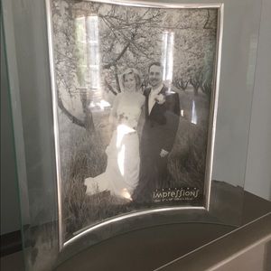 Lasting Impressions Curved Glass 8 x 10” Frame
